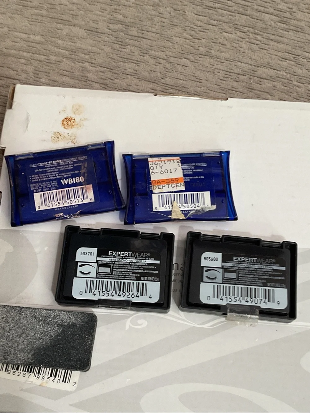 Maybelline Single Eyeshadow Trio - Blue, Beige, White, Light beige